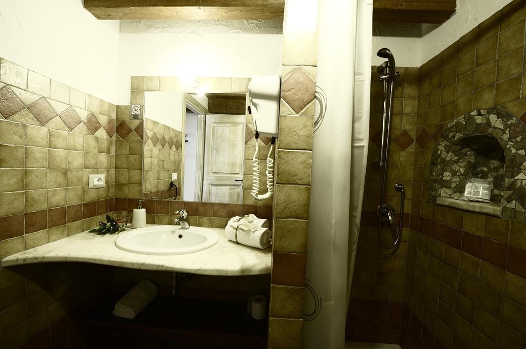 Bed and Breakfast Il Giardino Degli Aranci Mores Habitación foto