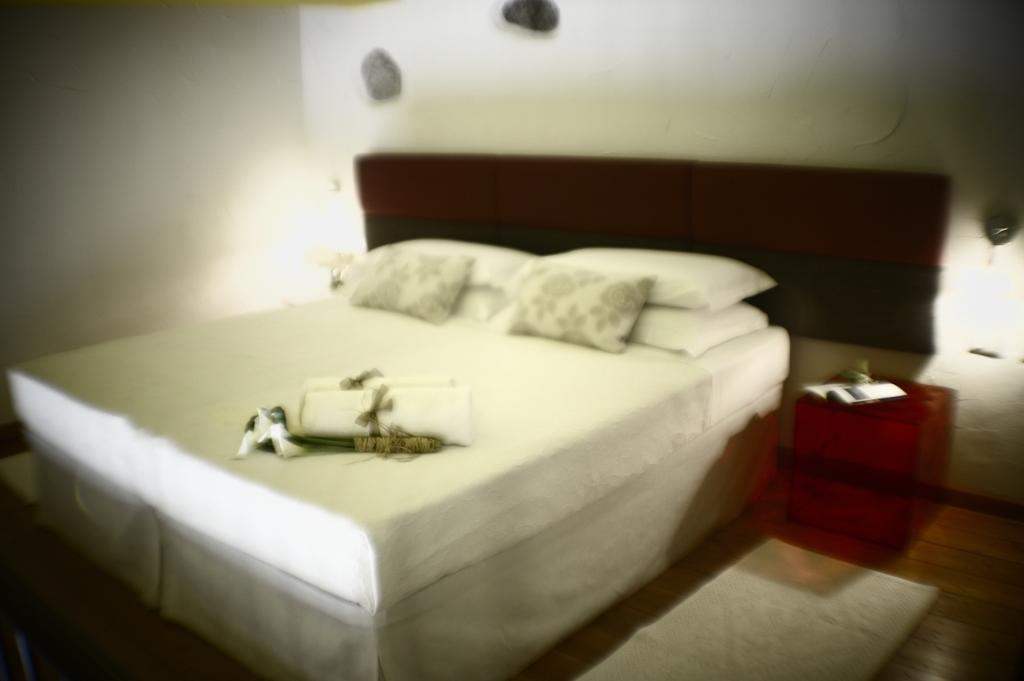 Bed and Breakfast Il Giardino Degli Aranci Mores Habitación foto
